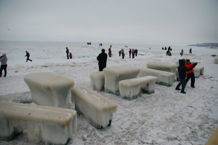 Замерзшее Черное море