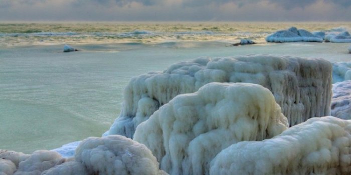Замерзшее Черное море