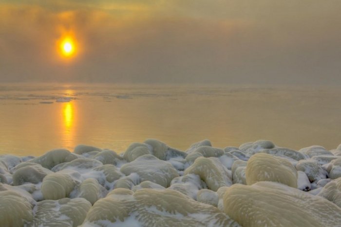 Замерзшее Черное море