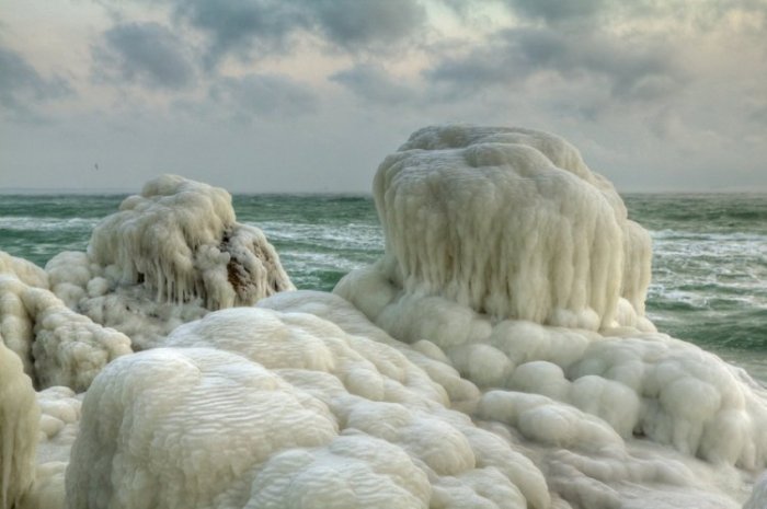 Замерзшее Черное море