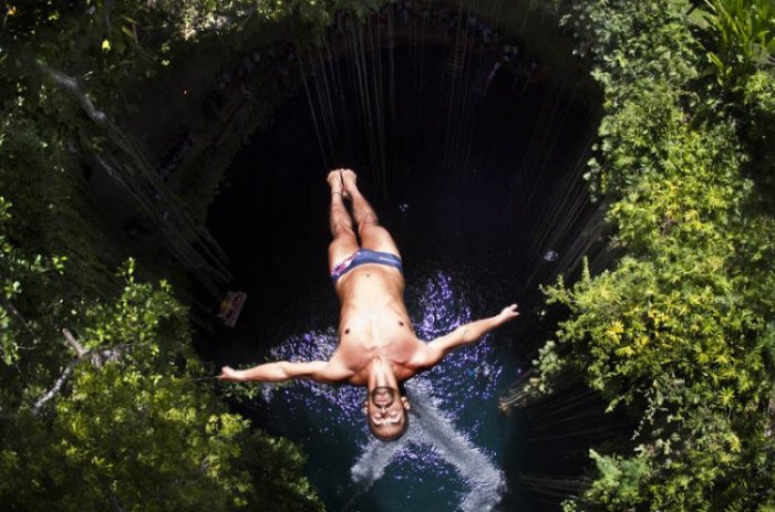 Лучшие фото с Red Bull Cliff Diving